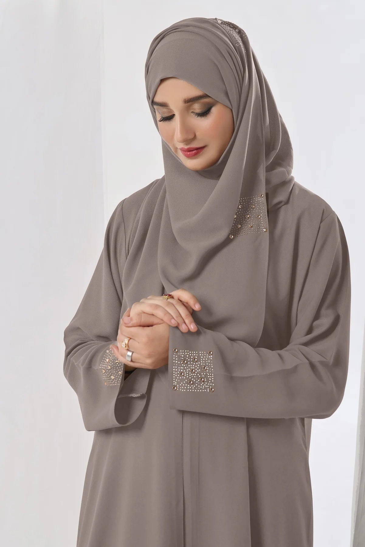 Ghizlan Abaya